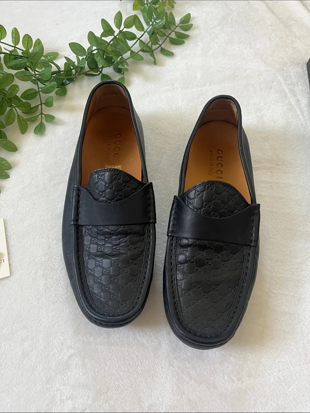 Gucci Black Leather Signature Logo Penny Loafers